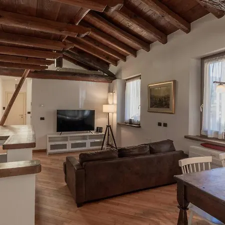 Sweet House At The Old Bridge Of Casa de Férias