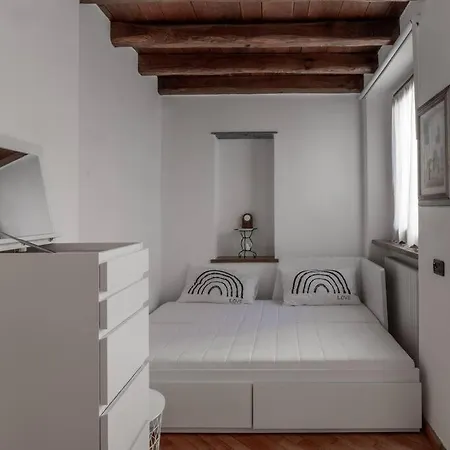 Holiday home Sweet House At The Old Bridge Of Lecco